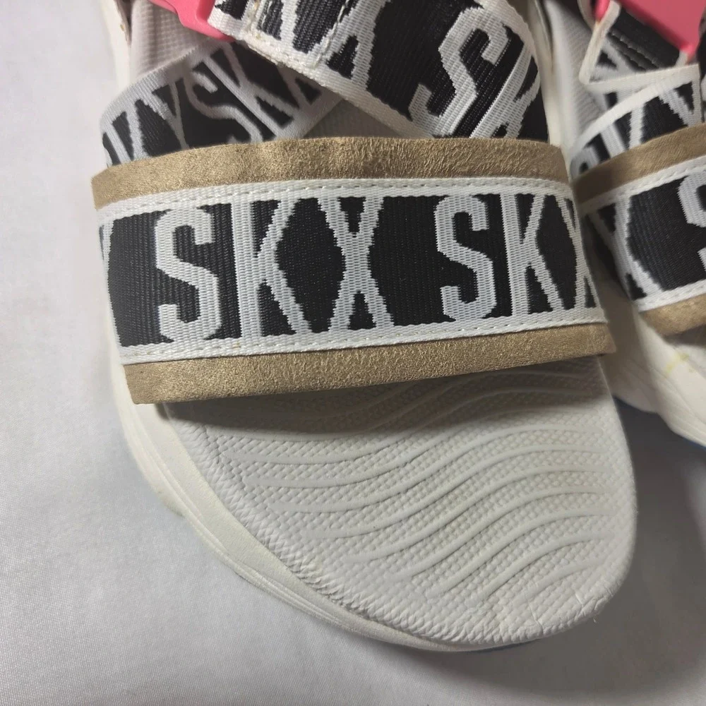 Skechers Max Cushioning Ultra Go Strappy Sandals Womens 8 White Black Pink SKX